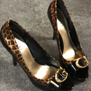 Guess Leopard print patent heels